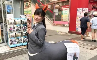 四足歩行のお姉さんは好きですか? 七夕の秋葉原を人馬がお散歩