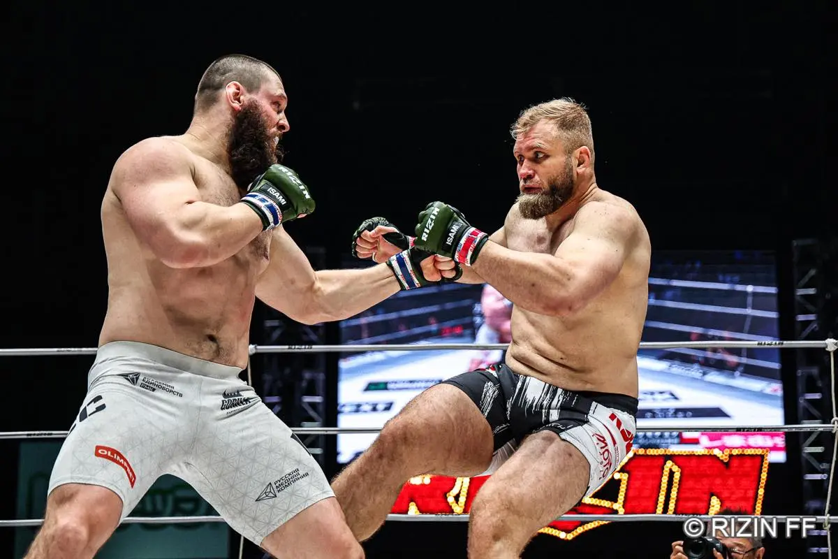 ヘビー級トーナメント決勝 マレク・サモチュク vs. アレクサンダー・ソルダトキン1