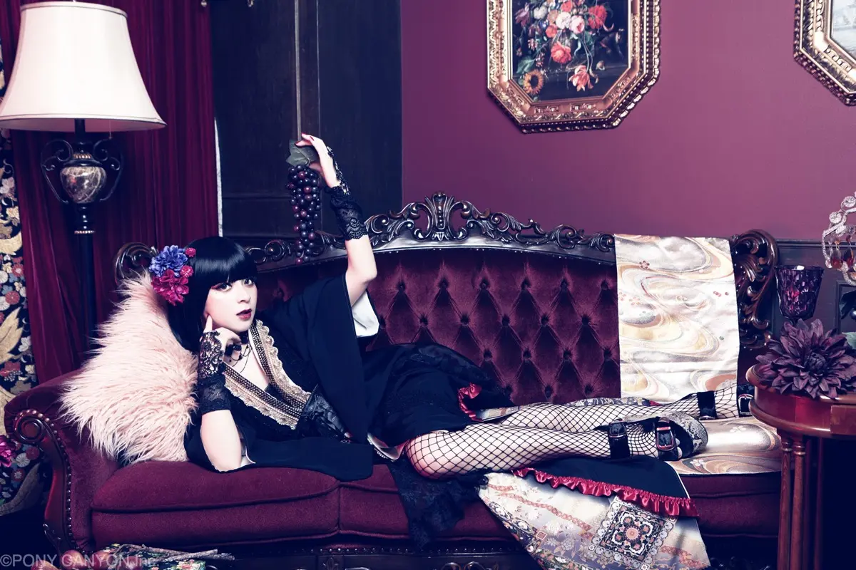 MARiAさんの写真集『DOLL』2