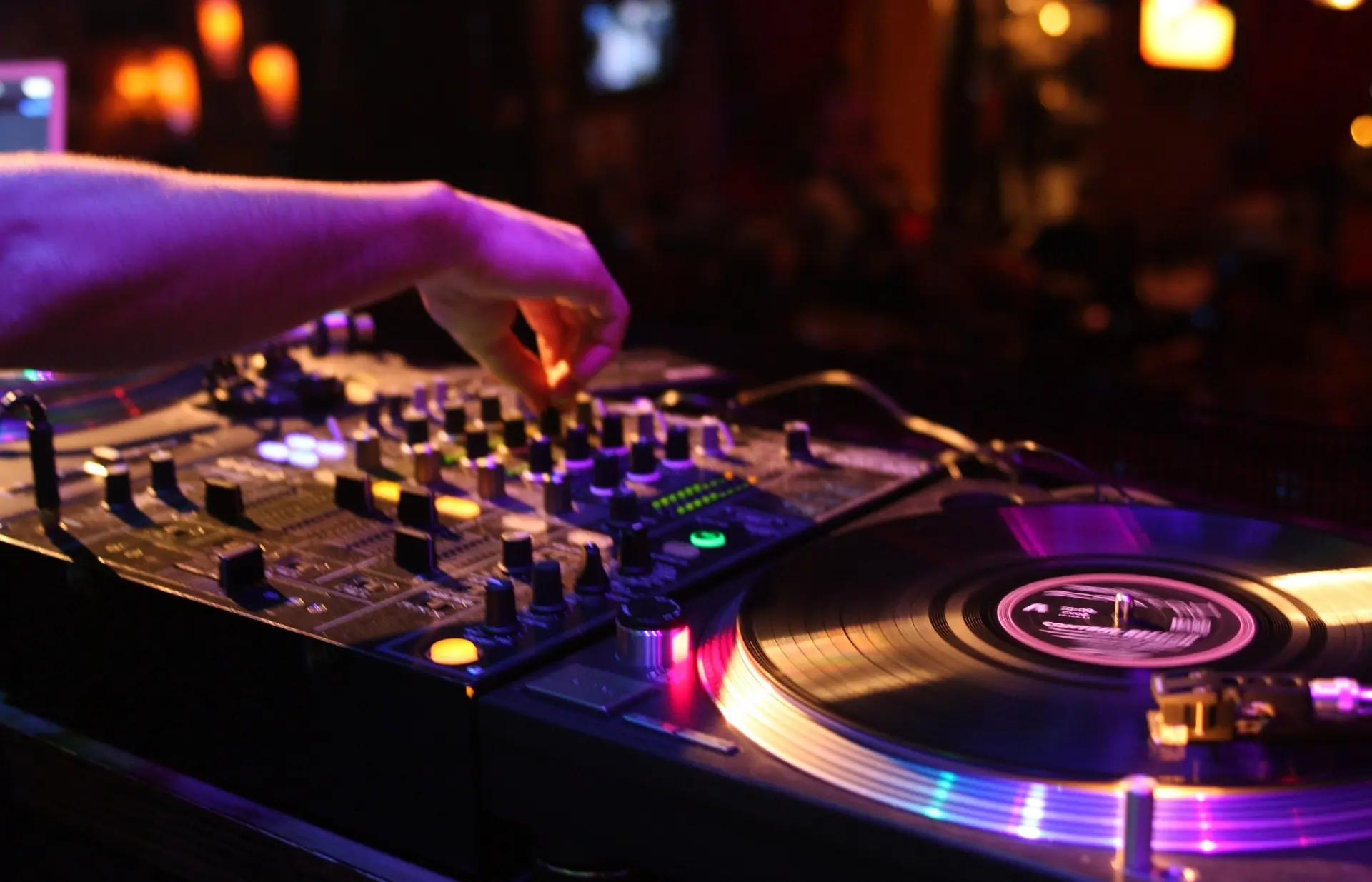 Spotifyと主要DJソフトが連携　ストリーミング音源がDJプレイで利用可能に