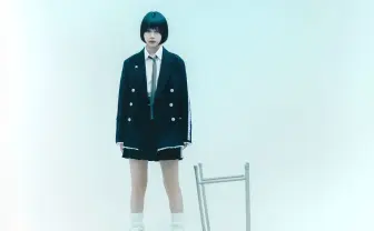 あのちゃん、初のアパレル「HELL BLAU」発表 第1弾は嫌いだった“学校”がコンセプト