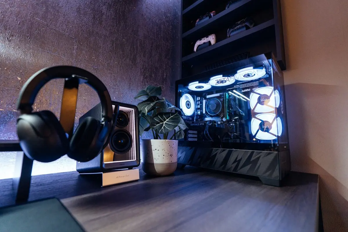 ゲームプレイに最適なデスク