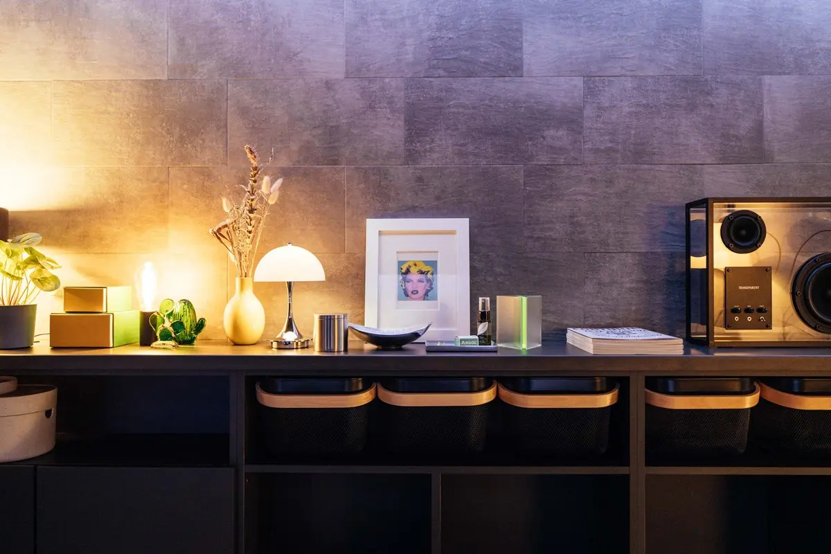 見せる収納と隠す収納を両立