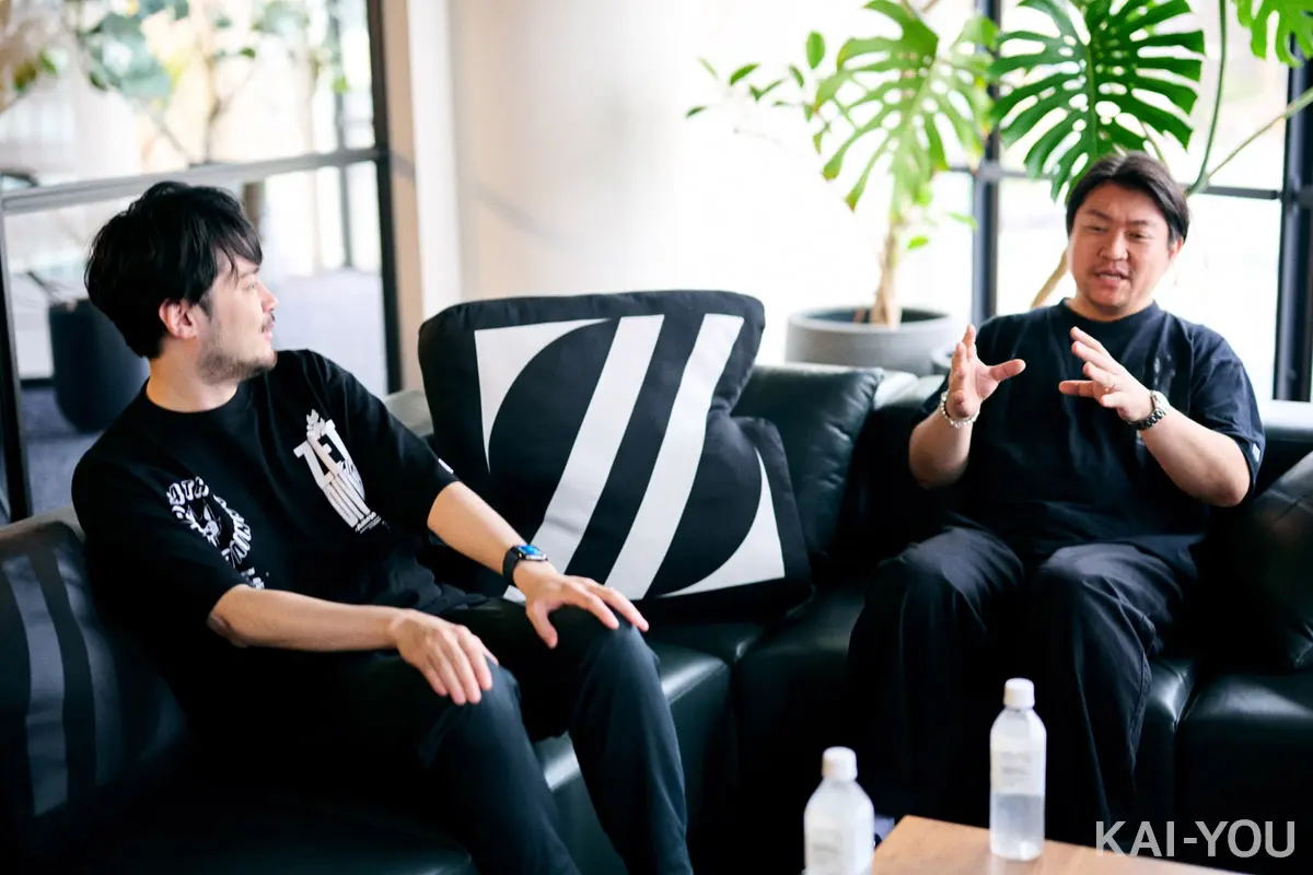 気兼ねなく話す二人の間には、確かな信頼関係がうかがえる