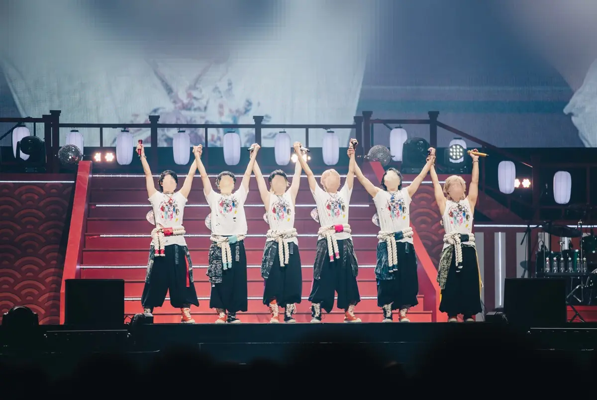 アリーナツアー千秋楽でファンに挨拶するいれいす