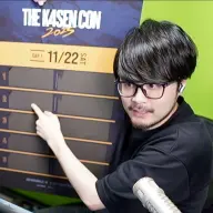 「The k4sen Con」の内容を発表するk4senさん／画像は<a href="https://www.twitch.tv/videos/2585417913" target="_blank">k4senさんの配信</a>から