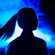 kahoca（カホカ）さん：Empty old Cityのボーカルとして活動。KAMITSUBAKI STUDIOとKazuhide Okaさんがタッグを組んだゲームと音楽のプロジェクト「ANMC」に参加。