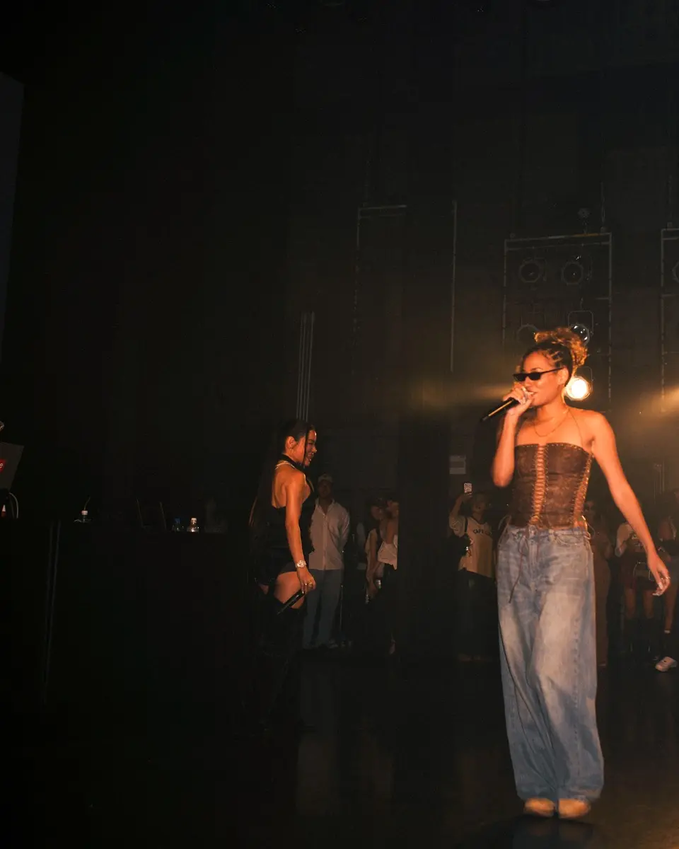 「and supported by Ploom」15