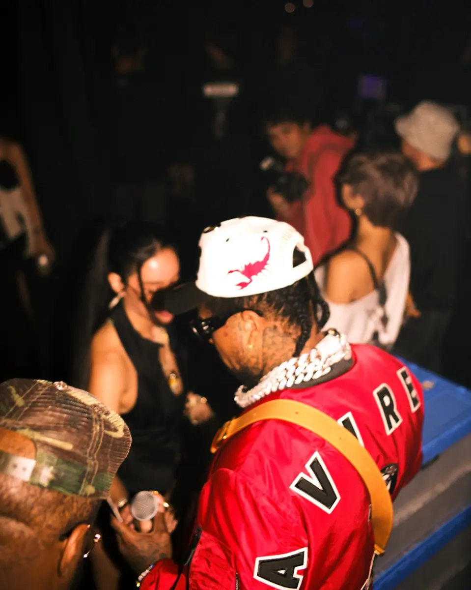 「and supported by Ploom」20