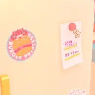 「BURGER PRINCESS」厨房内の冷蔵庫／筆者撮影