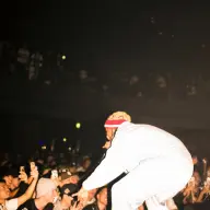 「and supported by Ploom」2