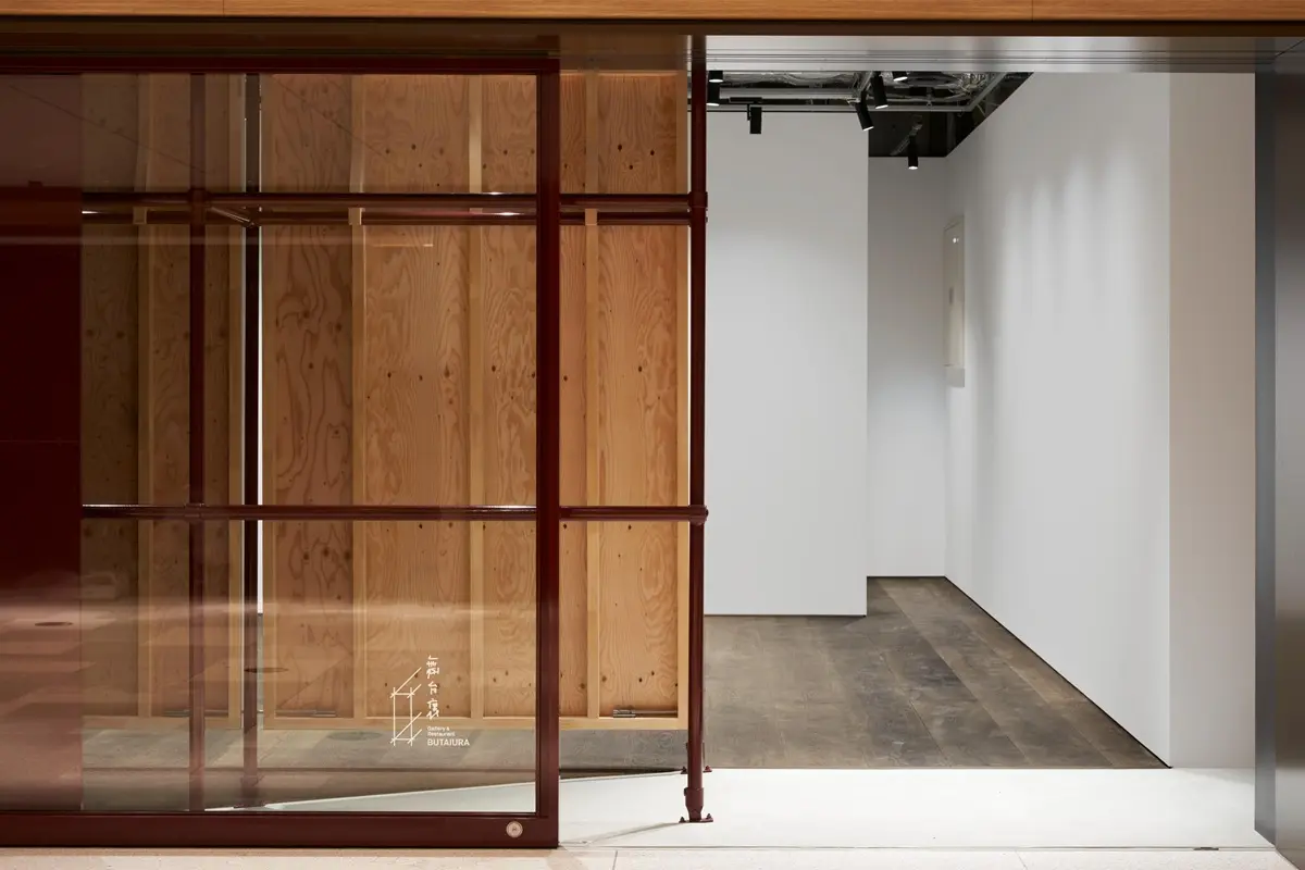 「Gallery & Restaurant 舞台裏」