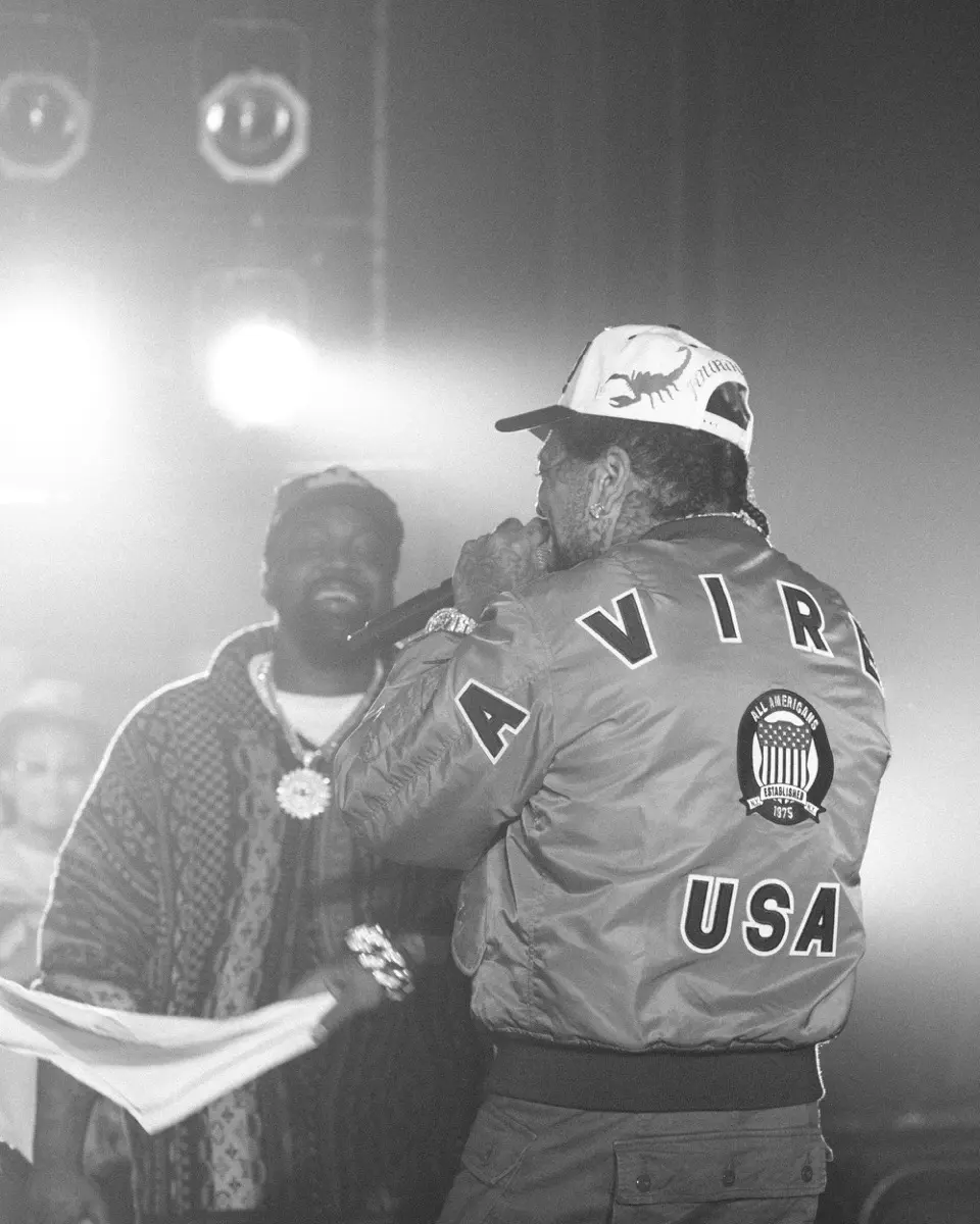 「and supported by Ploom」17