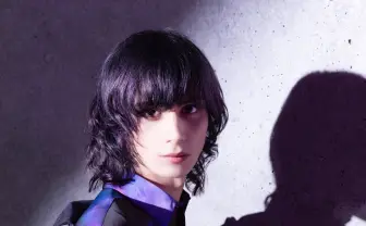 望月けいの個展「俗世」にやみえん出演　ナレーションとアパレルモデルを担当