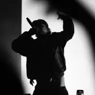 「and supported by Ploom」8