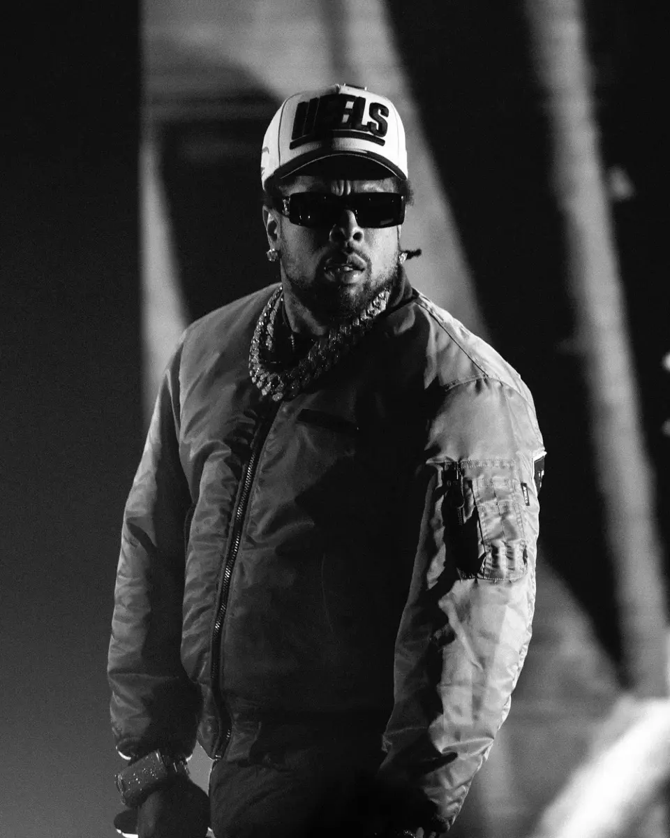 「and supported by Ploom」16