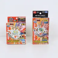 第1世代『爆転シュート ベイブレード』当時品（写真左）と第4世代『BEYBLADE X』復刻版（写真右）