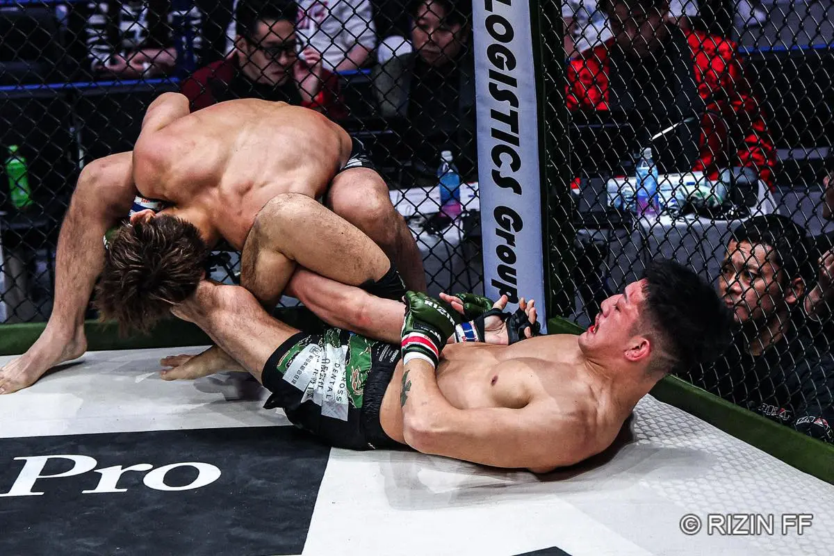 鹿志村仁之介 vs. 安井飛馬1