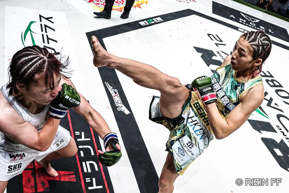 女子スーパーアトム級タイトルマッチ 伊澤星花 vs. 大島沙緒里1