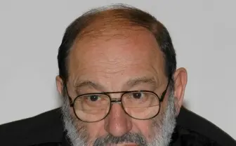 ウンベルト・エーコの代表作『薔薇の名前』完全版が刊行　文学史に聳える知の迷宮