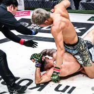 秋元強真 vs. 萩原京平3