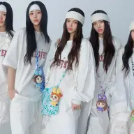 NewJeans／画像は<a href="https://www.newjeans.jp/pages/profile" target="_blank">公式サイト</a>より