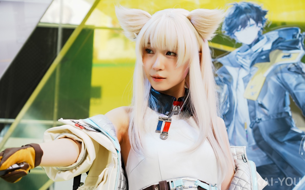 「コミックマーケット107」コスプレイヤー43