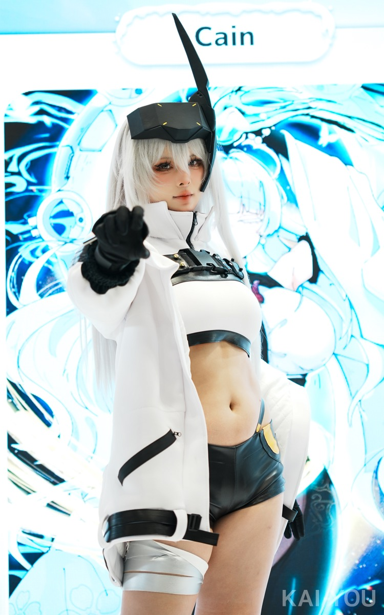 「コミックマーケット107」コスプレイヤー12