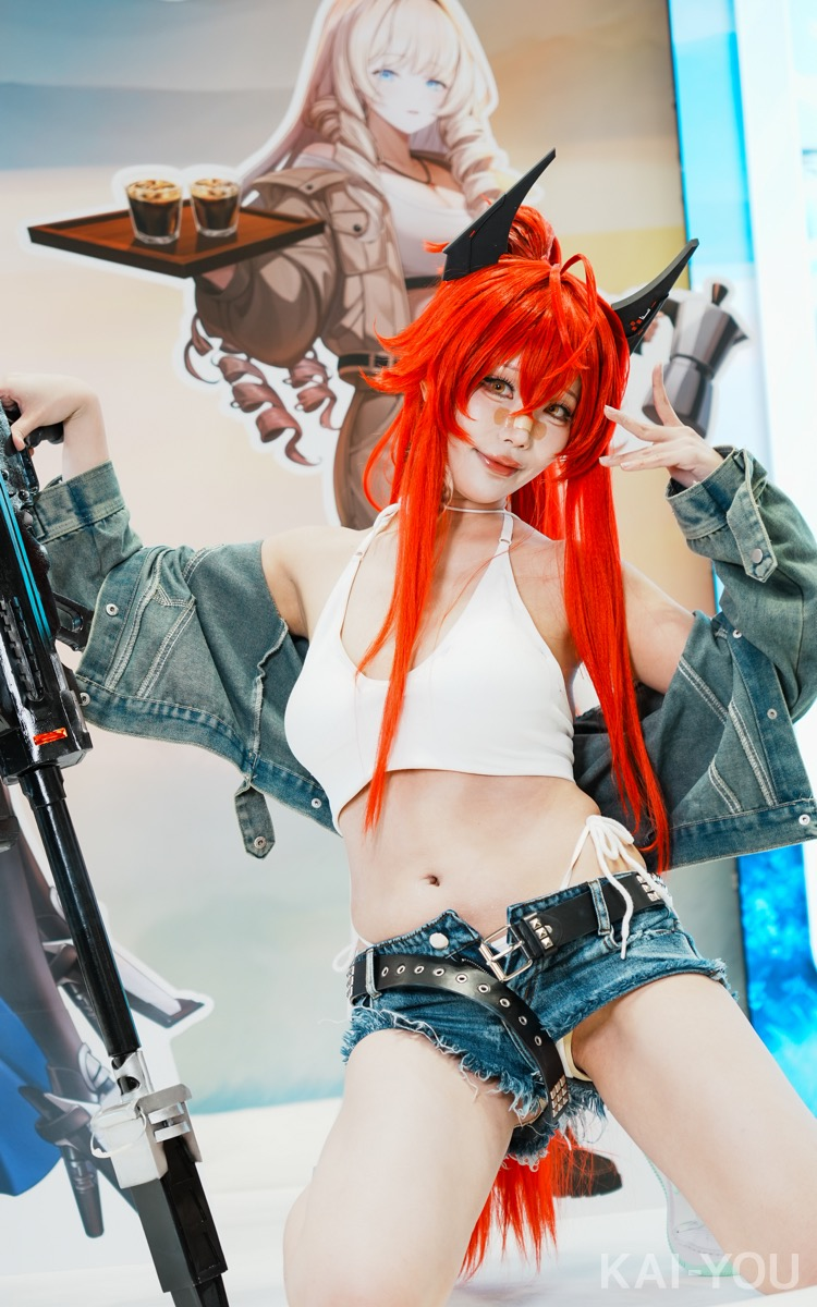 「コミックマーケット107」コスプレイヤー16