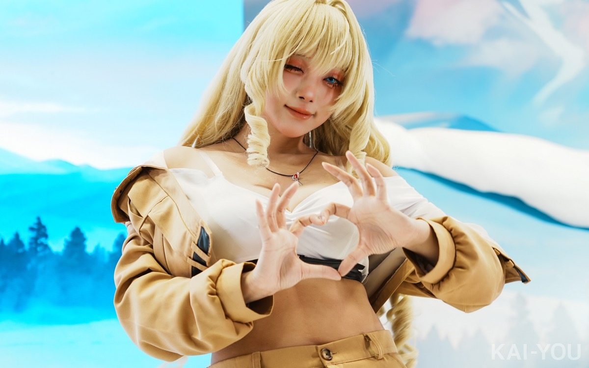 「コミックマーケット107」コスプレイヤー13