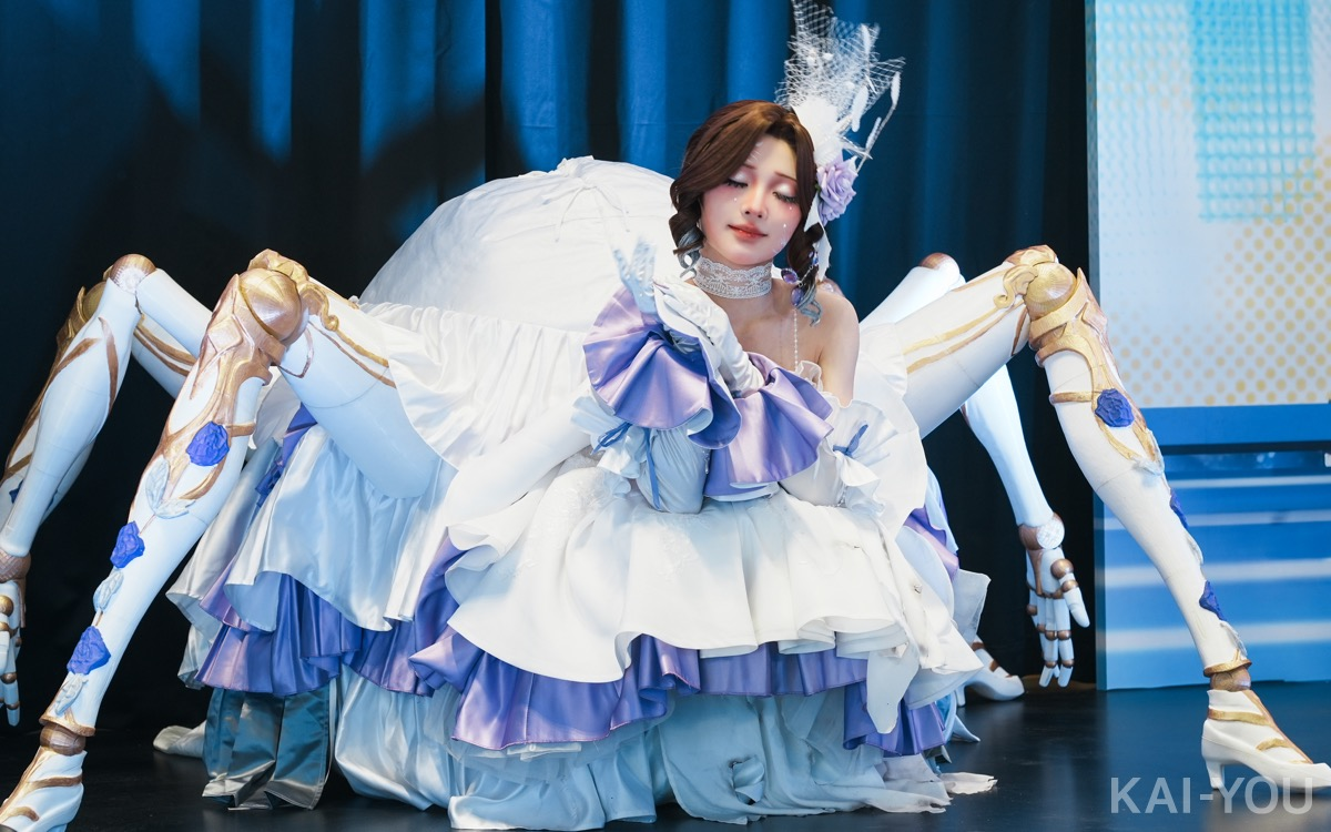 「コミックマーケット107」コスプレイヤー21