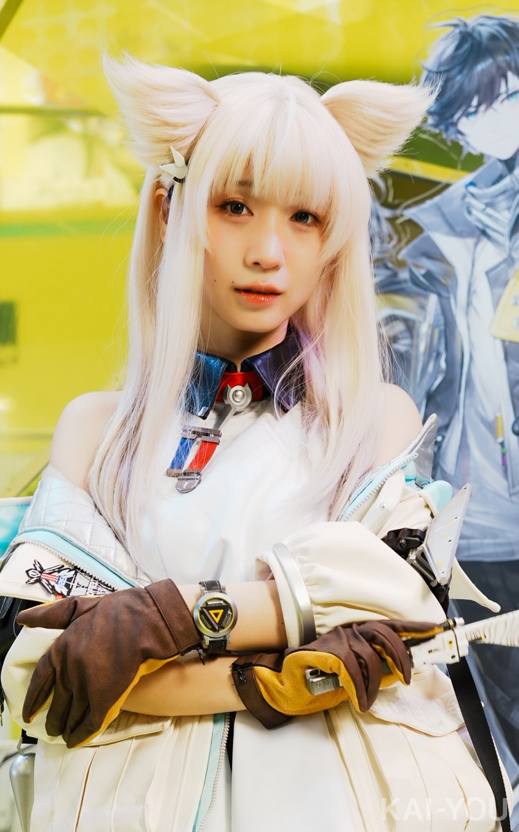 「コミックマーケット107」コスプレイヤー37