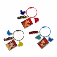 ポップアップストアで販売されるアクリルキーホルダー