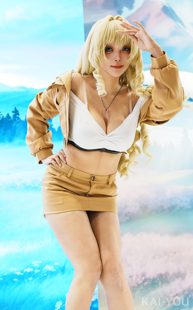 「コミックマーケット107」コスプレイヤー14