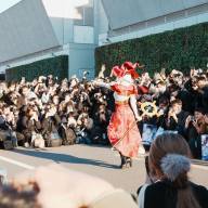 全方位的にポーズを決めまくるのすごい