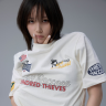 「100 Thieves × Crazy Raccoon ’26 Collection」を着用した本田翼さん／画像は公式Xより