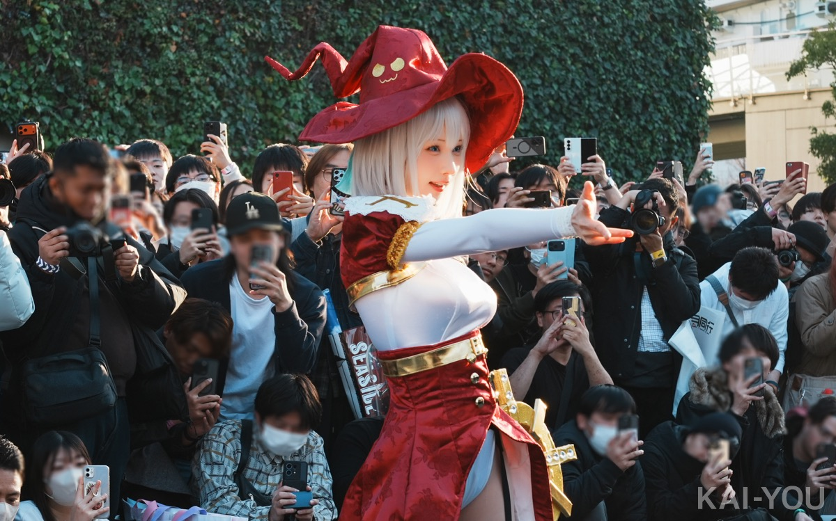 えなこさんの神々しいコスプレ8