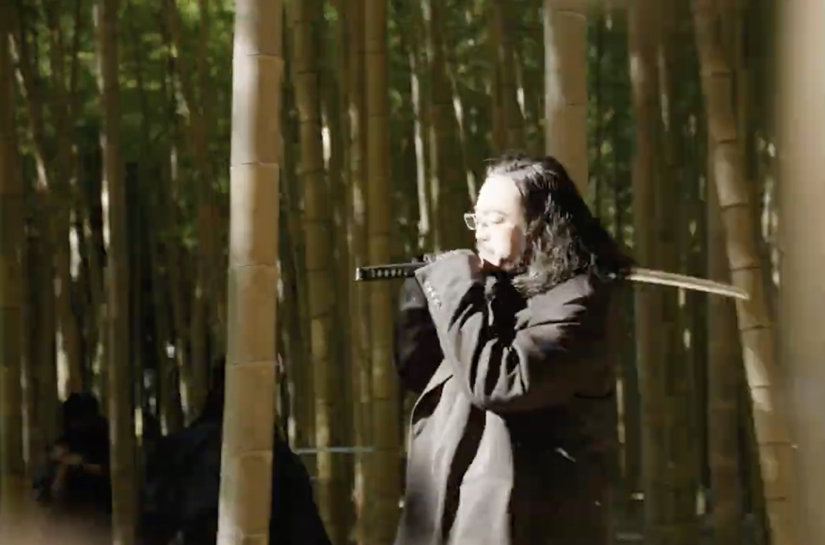 「Wax On Wax Off -Japan Remix-」MVのR指定さん