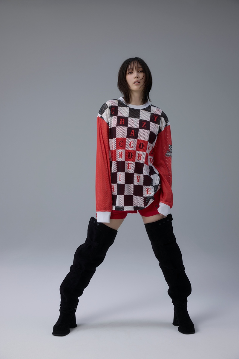 本田翼さん着用の「100T × CR ’26 Collection」ルック2