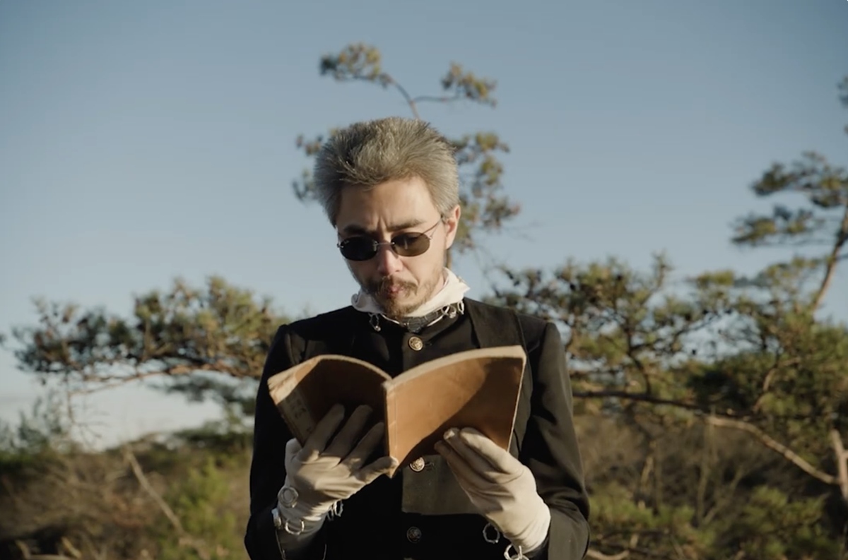 「Wax On Wax Off -Japan Remix-」MVの鎮座DOPENESSさん