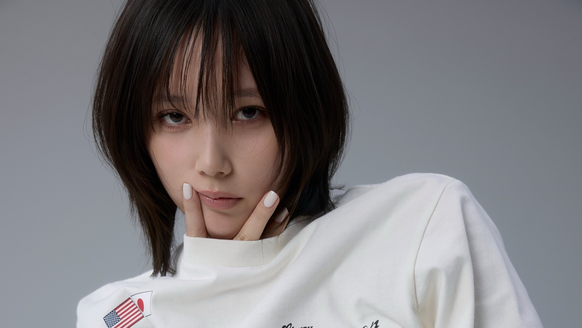 本田翼、100 Thieves × Crazy Raccoonコラボアパレルのモデルを担当