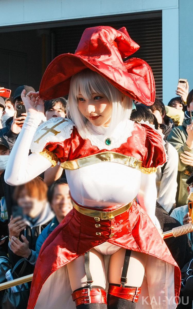 えなこさんの神々しいコスプレ4