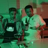 「漢 Kitchen」での調理風景。左が鎮座DOPENESSさん、右が漢 a.k.a. GAMIさん