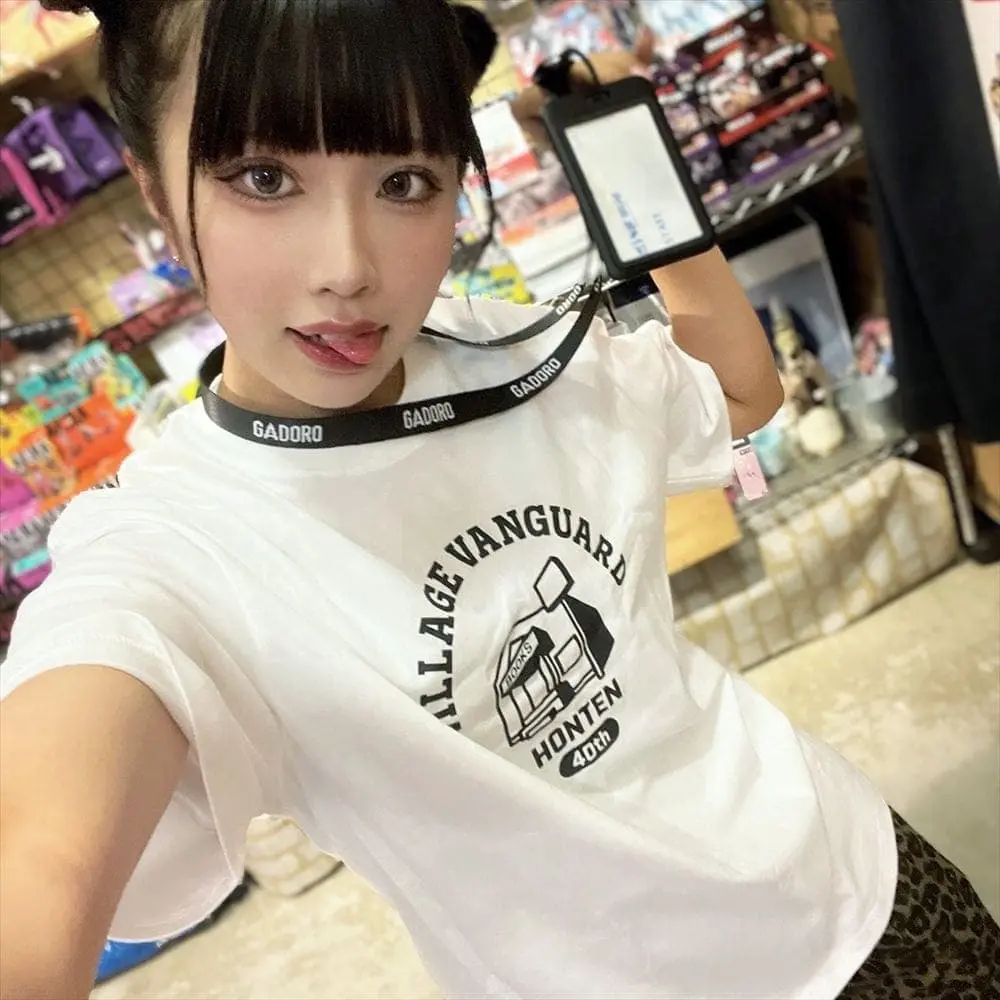 ヴィレッジヴァンガード本店の40周年イヤーを祝して販売されたTシャツ／画像はオンラインストアから