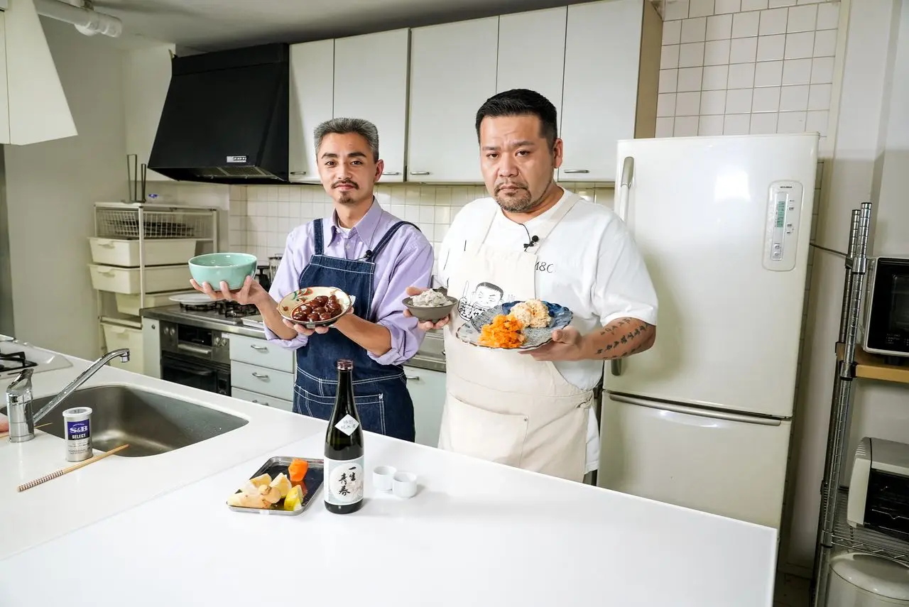 鎮座DOPENESSさんと「お酒のアテ」作りに挑む「漢 Kitchen」