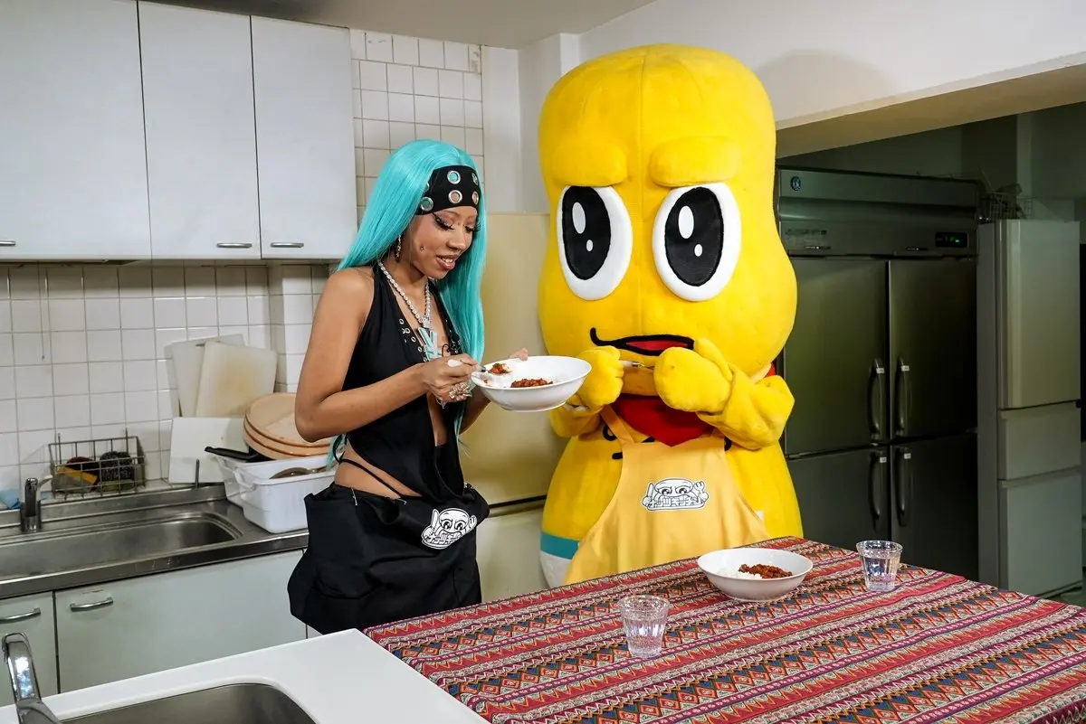 ピーナッツくん、ギャルラッパー3Li¥enと無水カレーづくりに挑戦