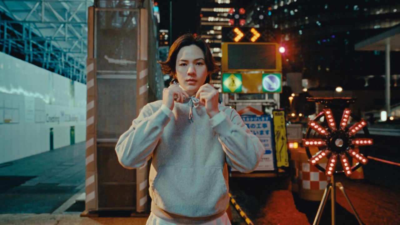 TVCM「コンビニエンスウェア 色のトンネル」場面写真