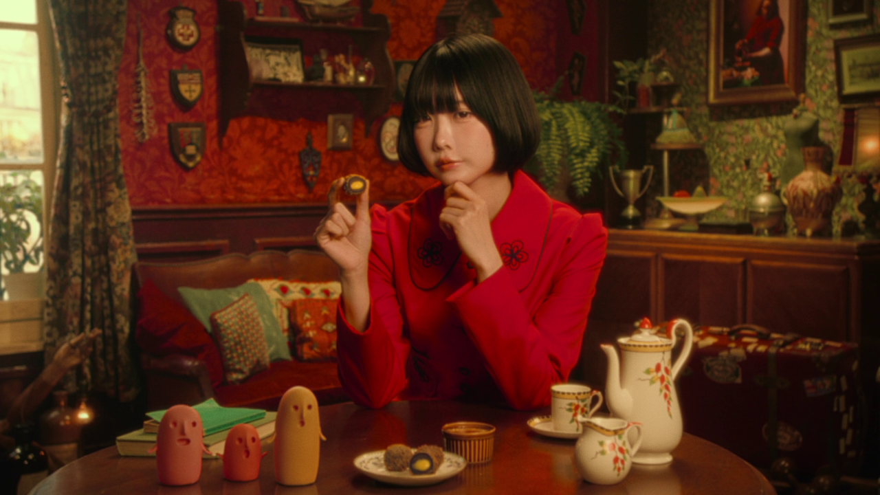 「クリームブリュレホットドーナツ」CM場面写真