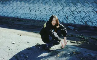 ラッパーSonsi、初シングル「OYJ」リリース　Koshyプロデュースで“親父”を歌に