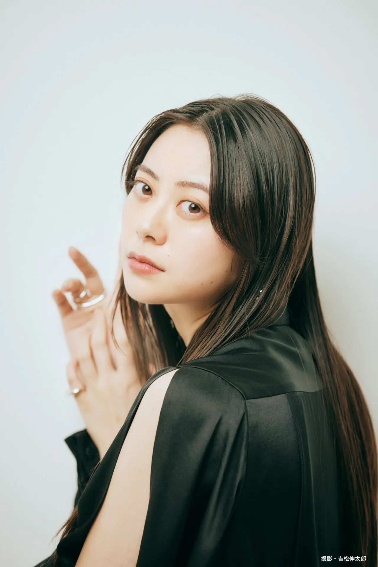 主演をつとめる山下リオさん